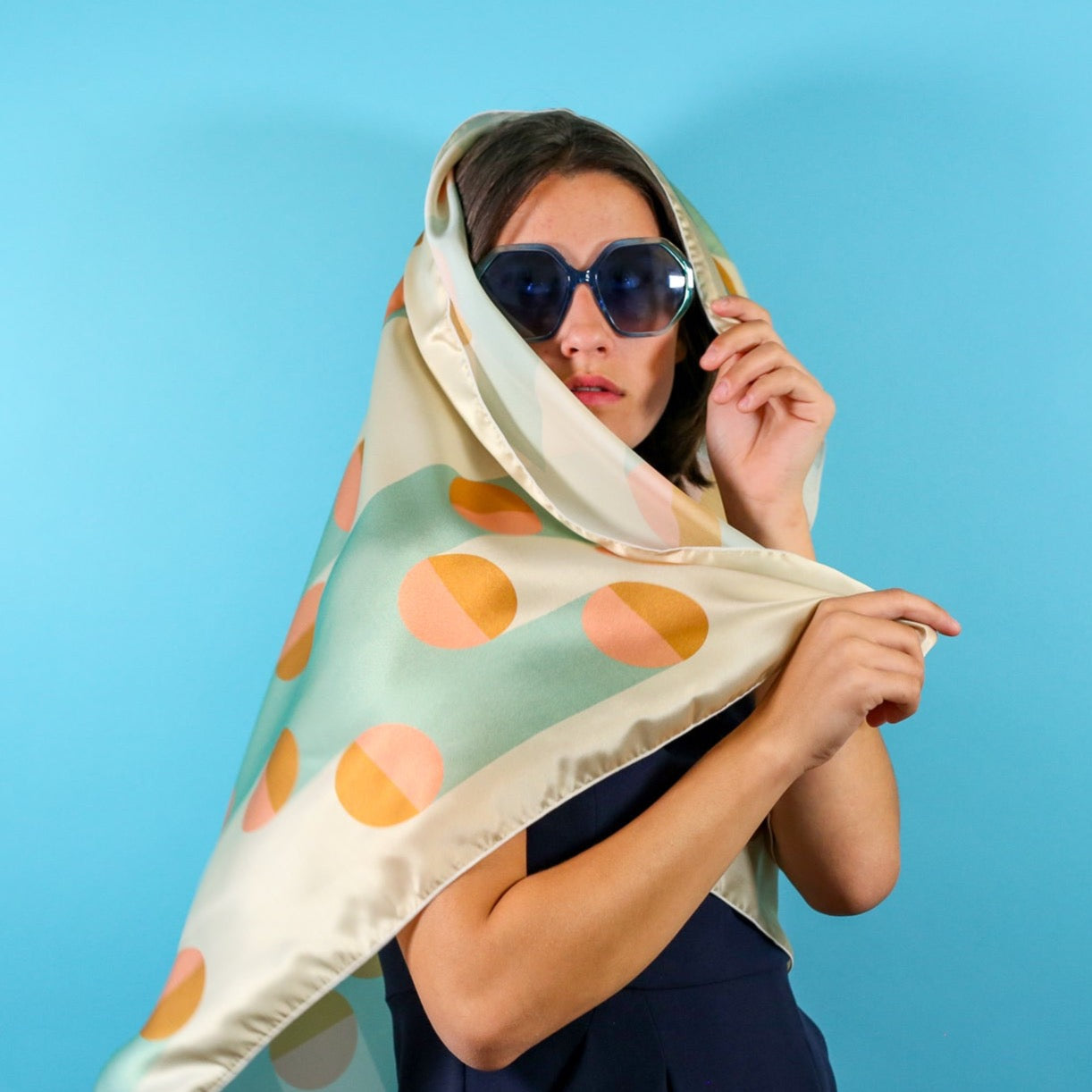 MARGARET HOWELL OVERSIZED SPOT SCARF 麻 OVERSIZED SPOT SCARF MARGARET HOWELL OVERSIZED SPOT SCARF 麻